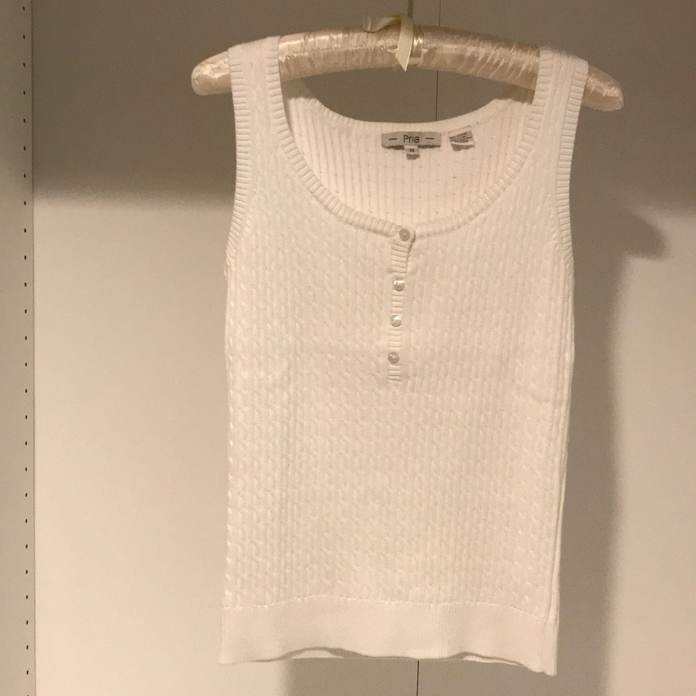 White cable knit sleeveless 4 button tank